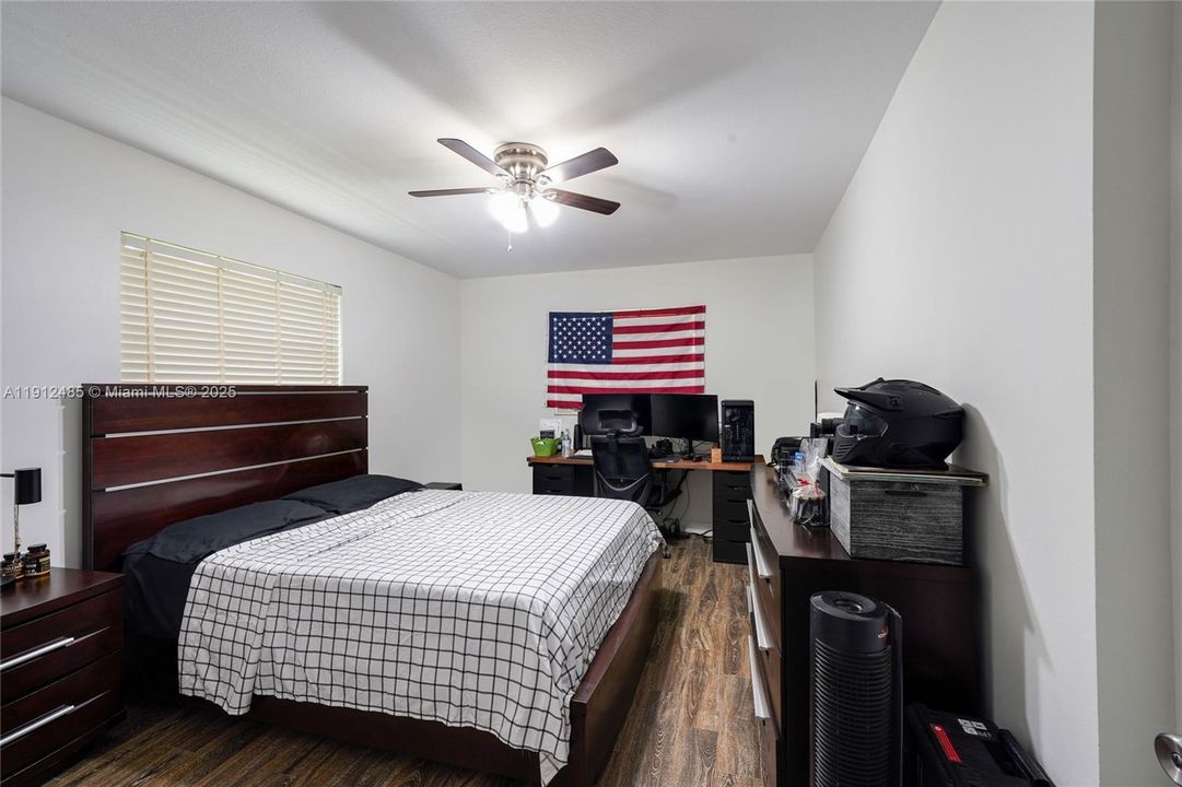 Activo con contrato: $815,000 (3 camas, 3 baños, 2416 Pies cuadrados)