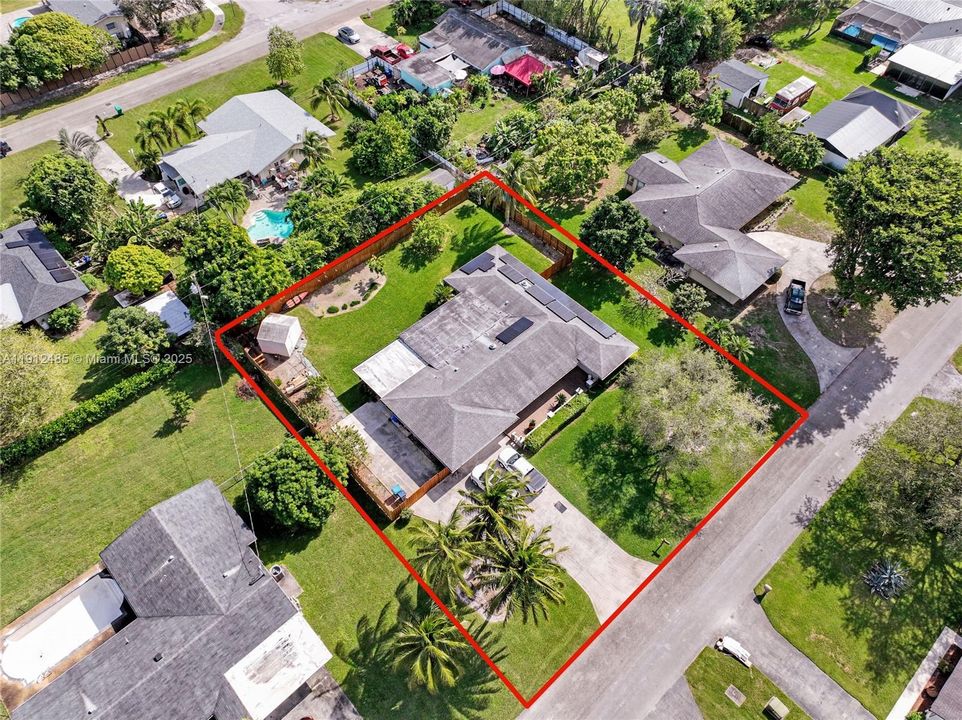 Activo con contrato: $815,000 (3 camas, 3 baños, 2416 Pies cuadrados)