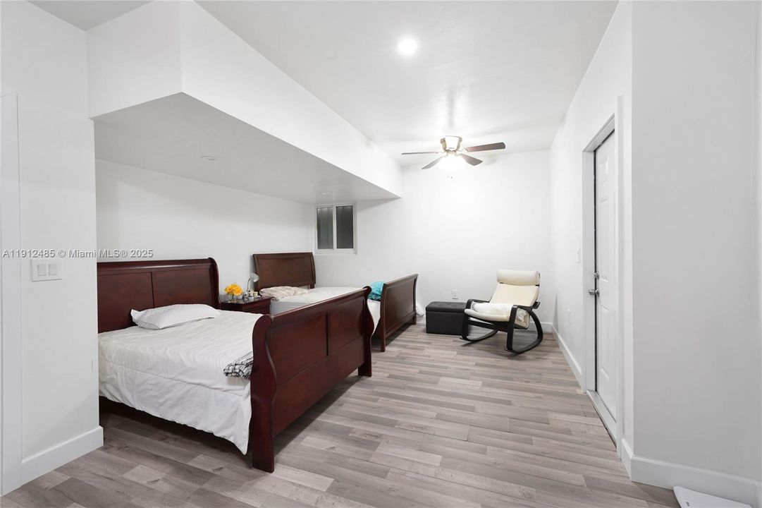 Activo con contrato: $815,000 (3 camas, 3 baños, 2416 Pies cuadrados)