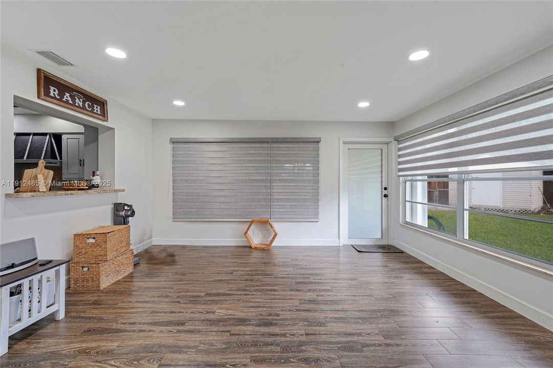 Activo con contrato: $815,000 (3 camas, 3 baños, 2416 Pies cuadrados)