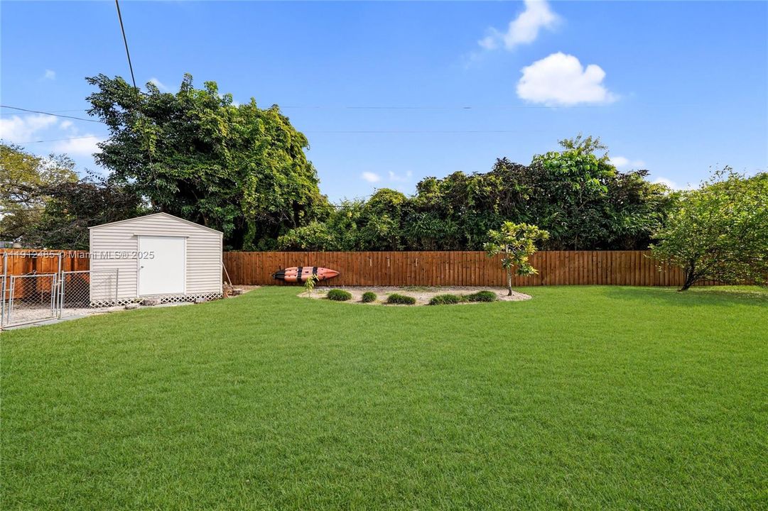 Activo con contrato: $815,000 (3 camas, 3 baños, 2416 Pies cuadrados)