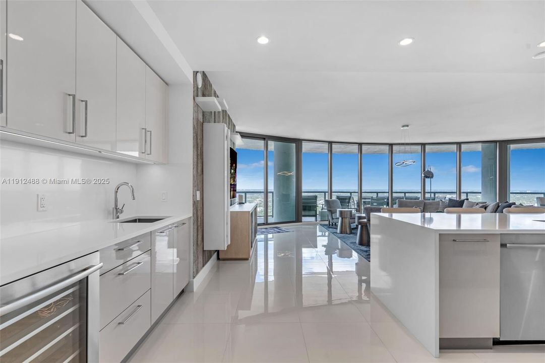 En Venta: $2,900,000 (3 camas, 3 baños, 2658 Pies cuadrados)