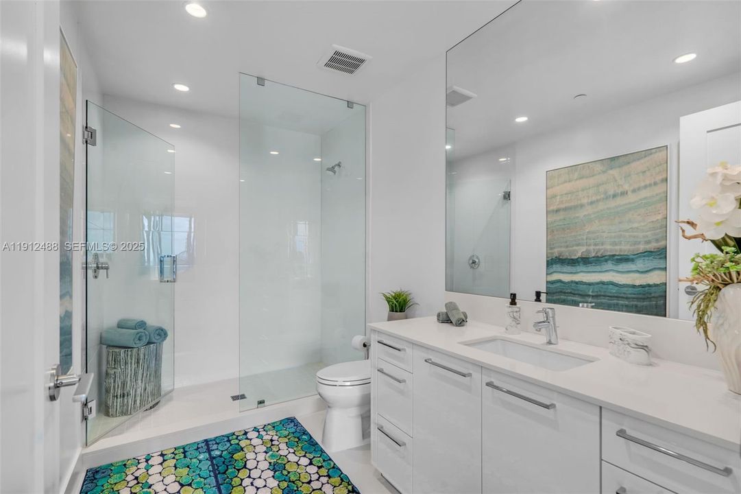 En Venta: $2,900,000 (3 camas, 3 baños, 2658 Pies cuadrados)