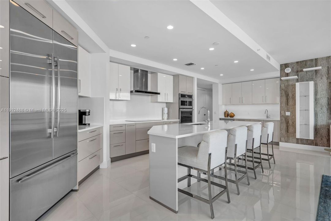 En Venta: $2,900,000 (3 camas, 3 baños, 2658 Pies cuadrados)