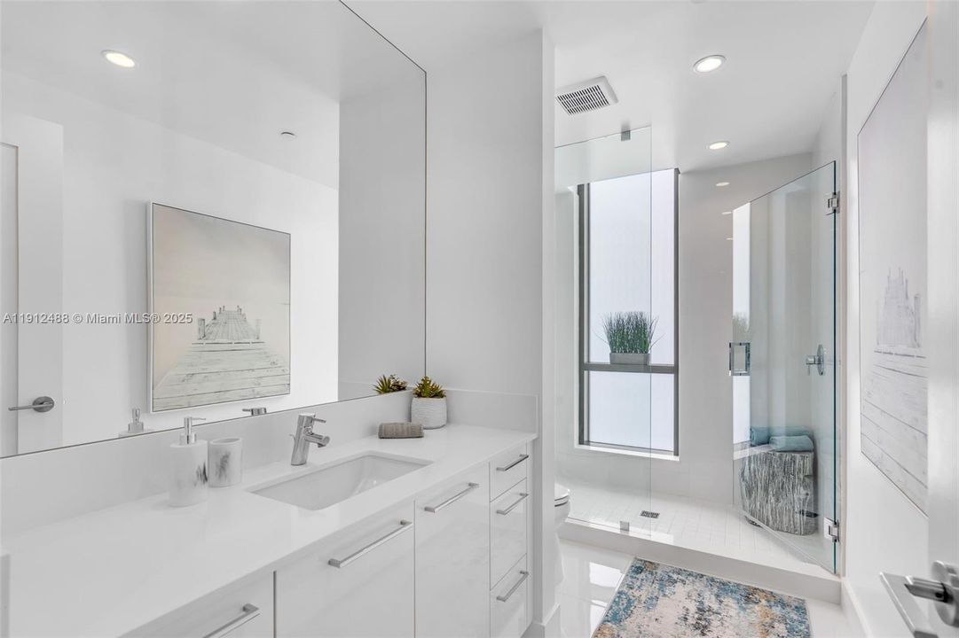 En Venta: $2,900,000 (3 camas, 3 baños, 2658 Pies cuadrados)