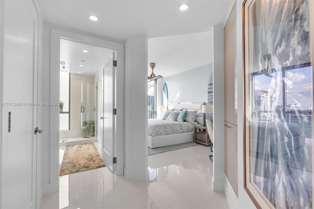 En Venta: $2,900,000 (3 camas, 3 baños, 2658 Pies cuadrados)