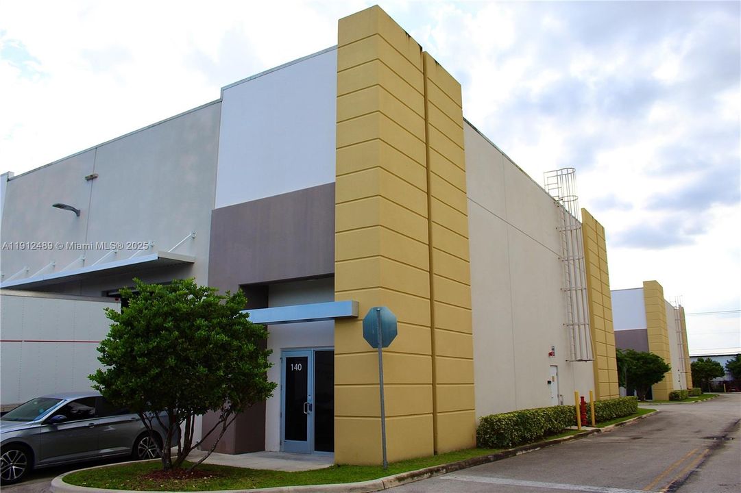 待售: $690,000 (0 贝兹, 0 浴室, 0 平方英尺)