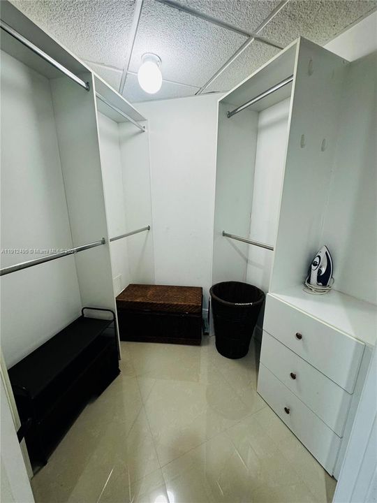 En Venta: $459,900 (0 camas, 1 baños, 598 Pies cuadrados)