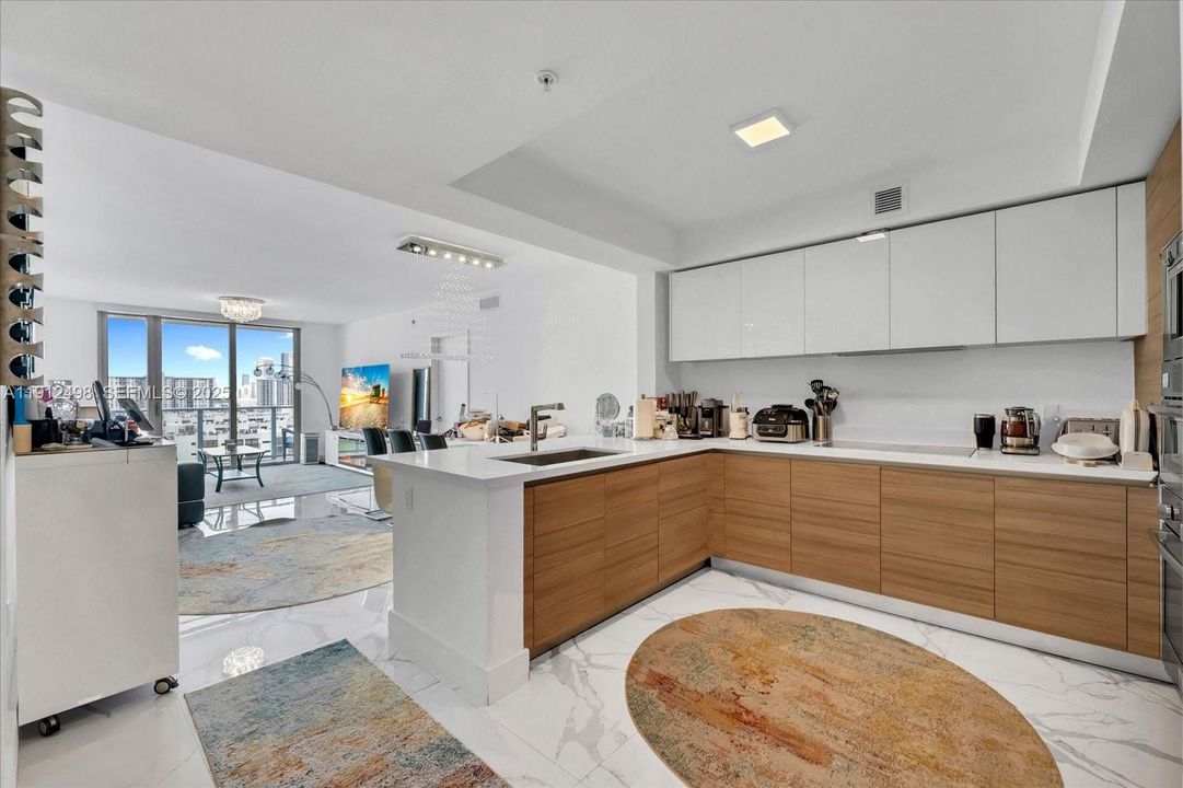 For Sale: $1,150,000 (2 beds, 3 baths, 1524 Square Feet)