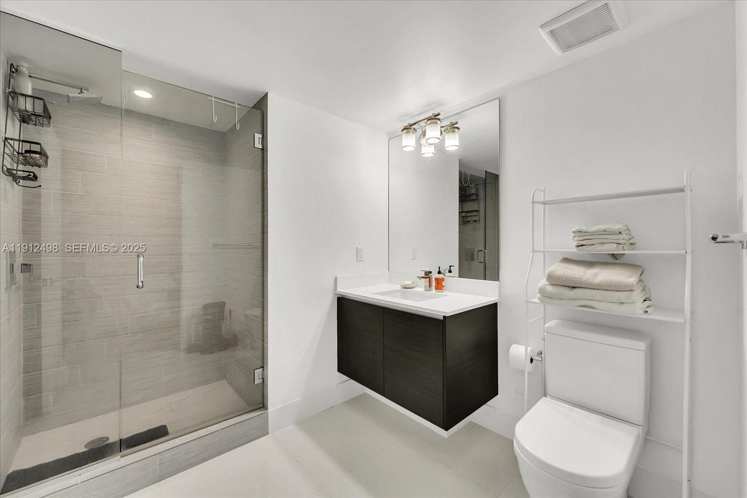 For Sale: $1,150,000 (2 beds, 3 baths, 1524 Square Feet)