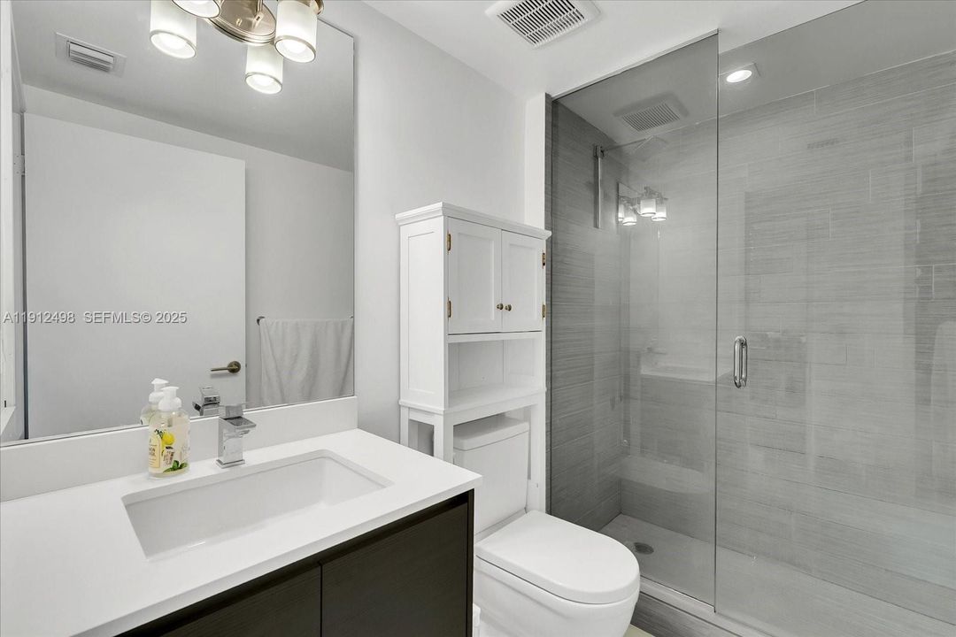 For Sale: $1,150,000 (2 beds, 3 baths, 1524 Square Feet)