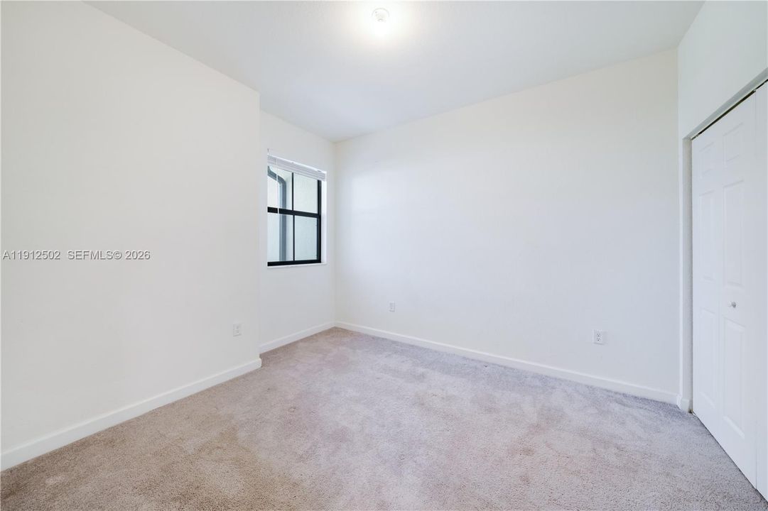 Под контрактом: $485,000 (3 спален, 2 ванн, 1412 Квадратных фут)