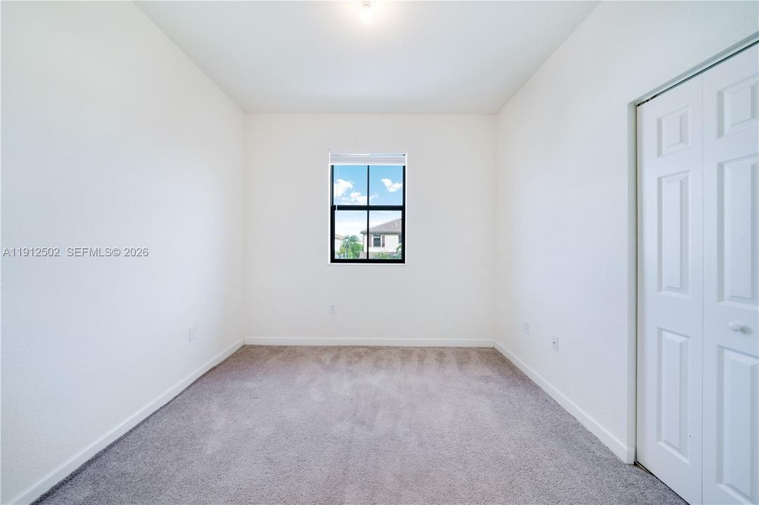 Под контрактом: $485,000 (3 спален, 2 ванн, 1412 Квадратных фут)