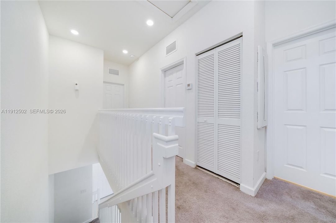 Под контрактом: $485,000 (3 спален, 2 ванн, 1412 Квадратных фут)