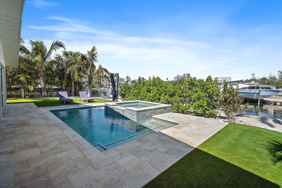 На продажу: $2,450,000 (3 спален, 3 ванн, 1779 Квадратных фут)