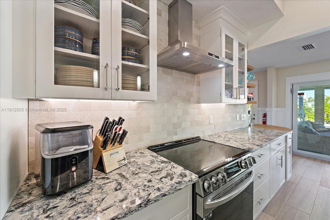 На продажу: $2,450,000 (3 спален, 3 ванн, 1779 Квадратных фут)