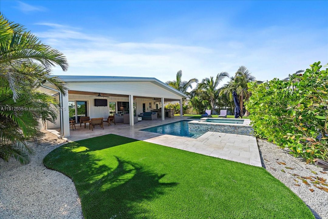 На продажу: $2,450,000 (3 спален, 3 ванн, 1779 Квадратных фут)