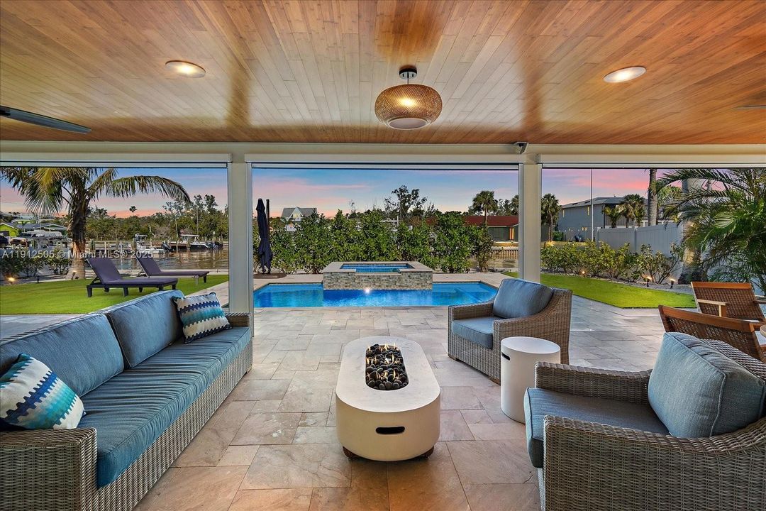 На продажу: $2,450,000 (3 спален, 3 ванн, 1779 Квадратных фут)