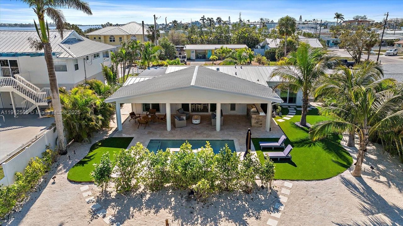 На продажу: $2,450,000 (3 спален, 3 ванн, 1779 Квадратных фут)