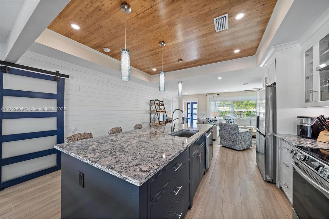 На продажу: $2,450,000 (3 спален, 3 ванн, 1779 Квадратных фут)