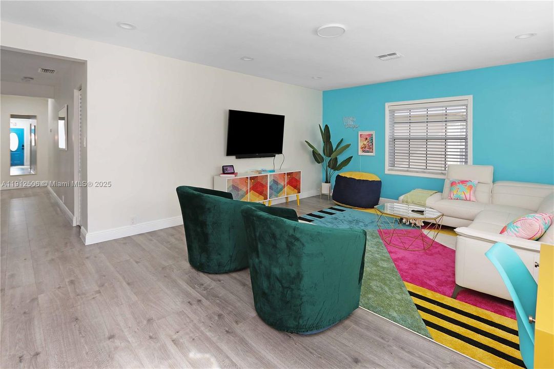 待售: $849,000 (3 贝兹, 2 浴室, 1500 平方英尺)