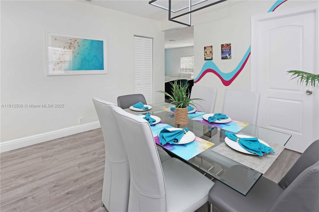 待售: $849,000 (3 贝兹, 2 浴室, 1500 平方英尺)