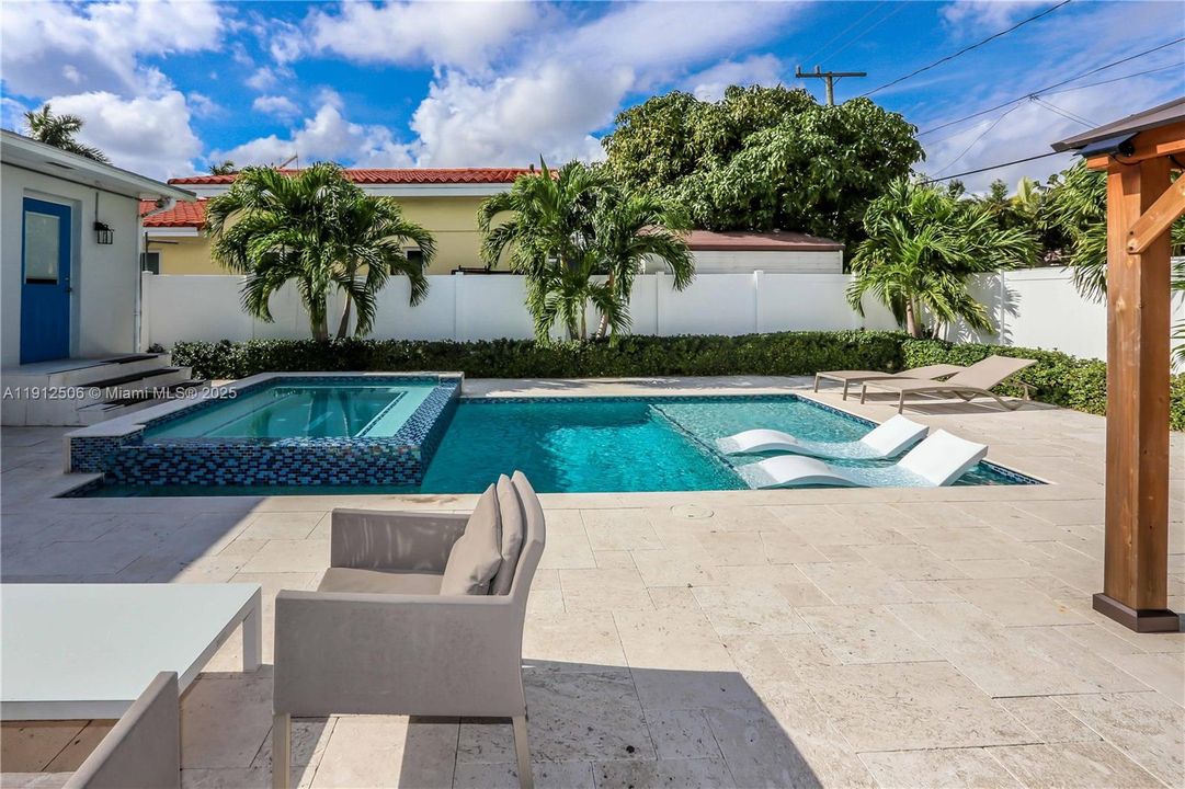 待售: $849,000 (3 贝兹, 2 浴室, 1500 平方英尺)