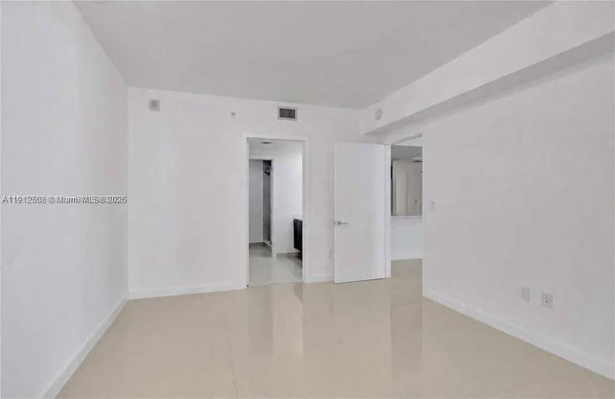 Recently Rented: $3,650 (1 beds, 1 baths, 745 Square Feet)