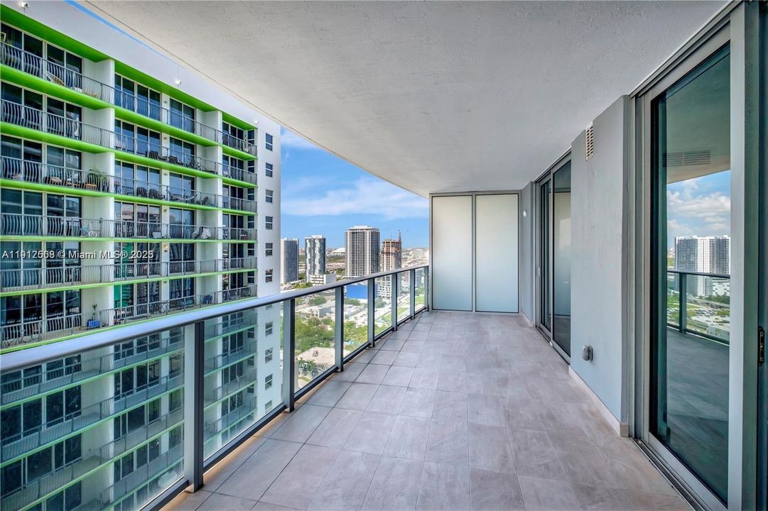 Recently Rented: $3,650 (1 beds, 1 baths, 745 Square Feet)