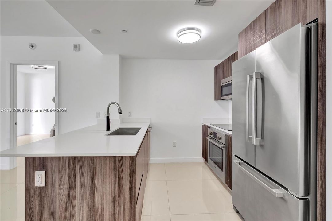 Recently Rented: $3,650 (1 beds, 1 baths, 745 Square Feet)