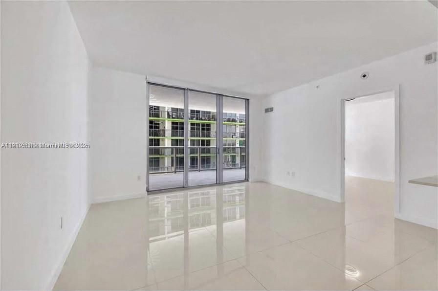 Recently Rented: $3,650 (1 beds, 1 baths, 745 Square Feet)