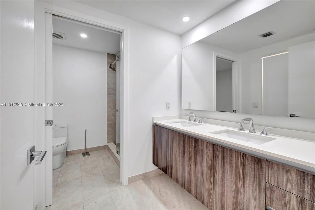 Recently Rented: $3,650 (1 beds, 1 baths, 745 Square Feet)