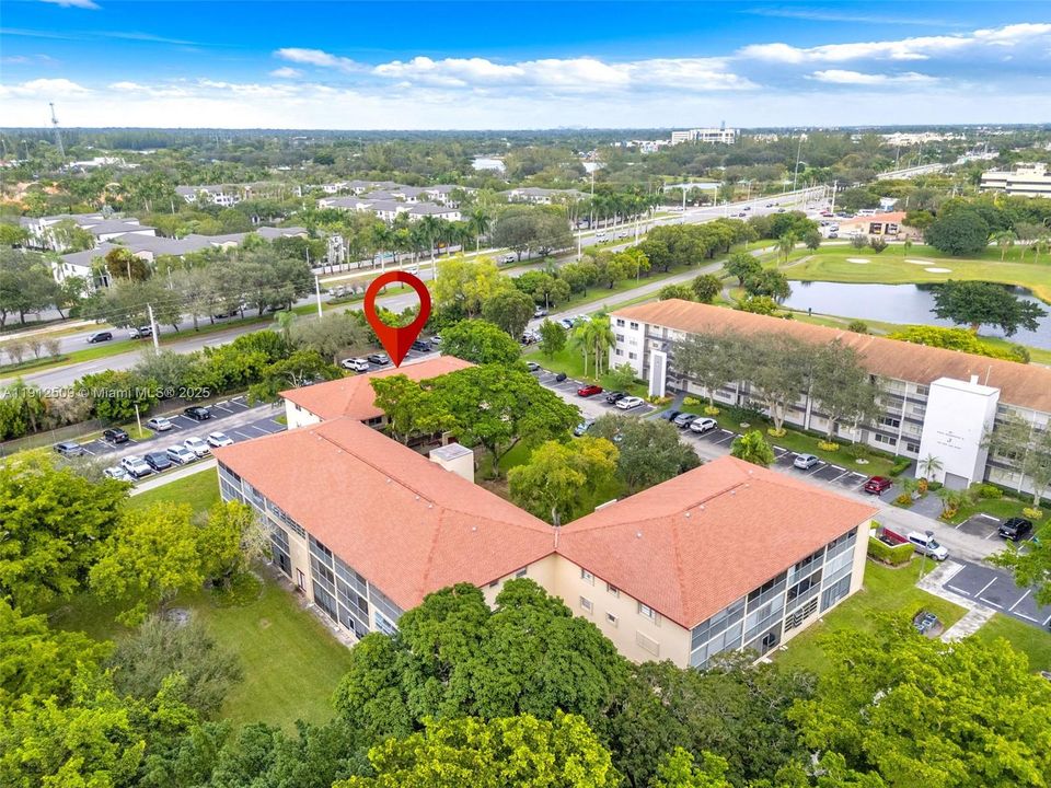 Active With Contract: $1,500 (1 beds, 1 baths, 811 Square Feet)