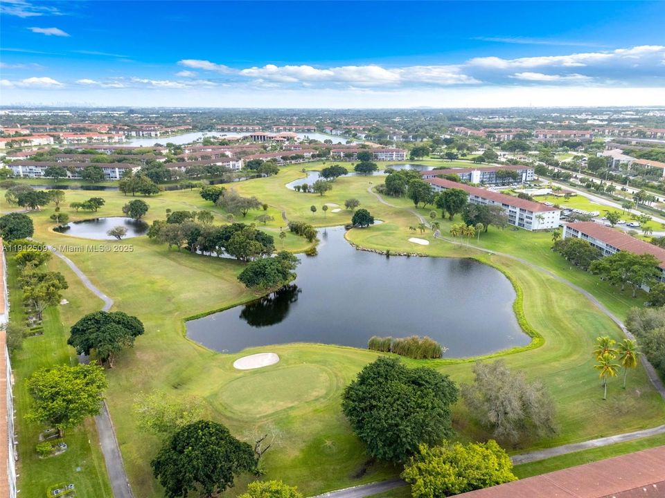 Active With Contract: $1,500 (1 beds, 1 baths, 811 Square Feet)