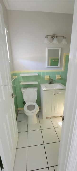 合同活跃: $1,900 (3 贝兹, 2 浴室, 1768 平方英尺)