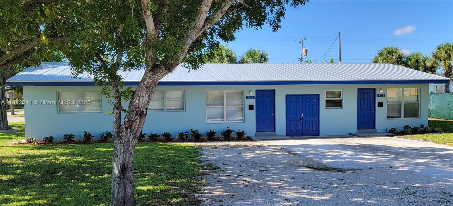 合同活跃: $1,900 (3 贝兹, 2 浴室, 1768 平方英尺)