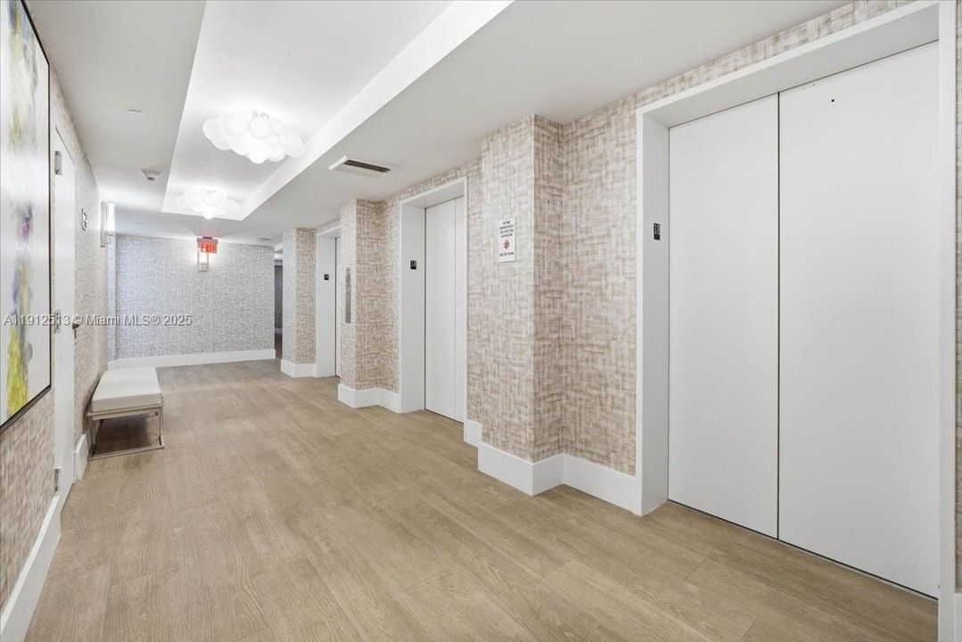 Activo con contrato: $649,900 (3 camas, 2 baños, 1870 Pies cuadrados)