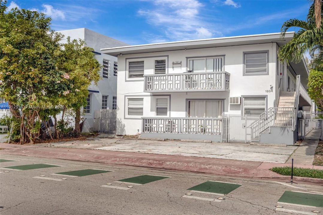 Active With Contract: $140,000 (0 beds, 1 baths, 410 Square Feet)