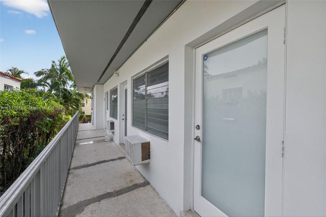 Active With Contract: $140,000 (0 beds, 1 baths, 410 Square Feet)
