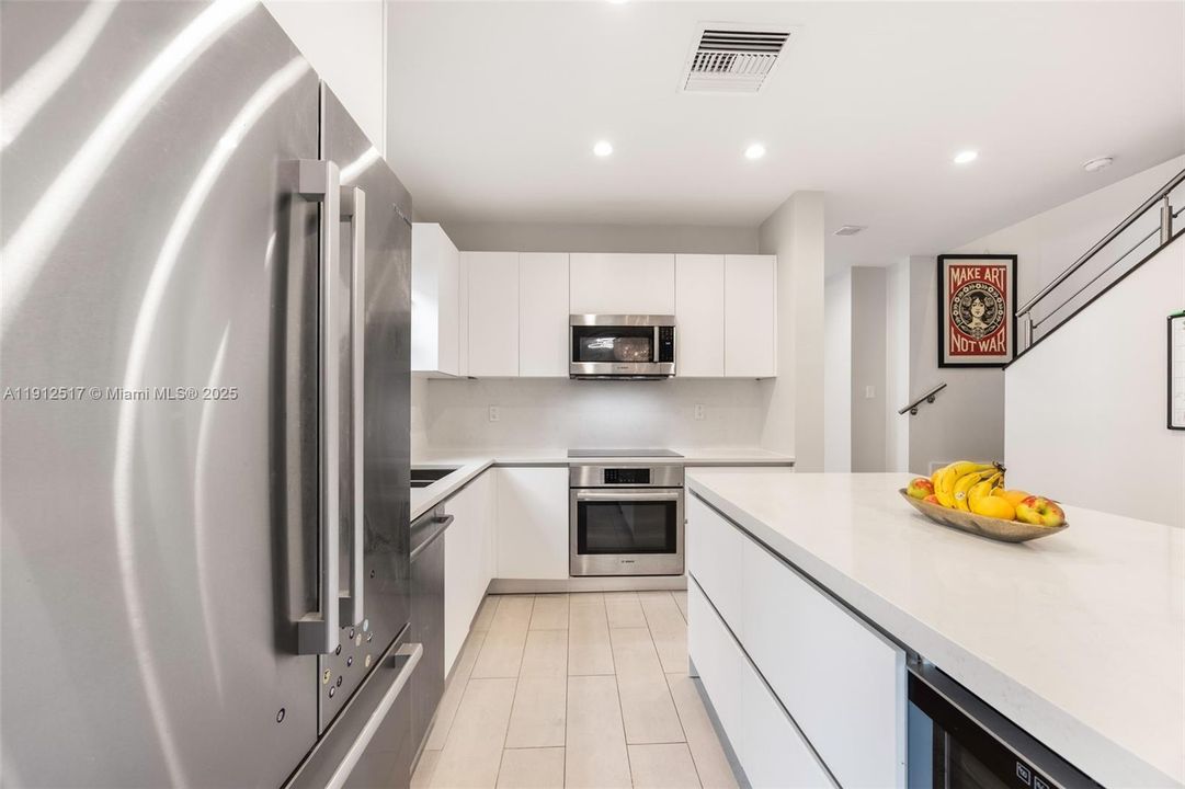 En Venta: $1,950,000 (3 camas, 4 baños, 2472 Pies cuadrados)