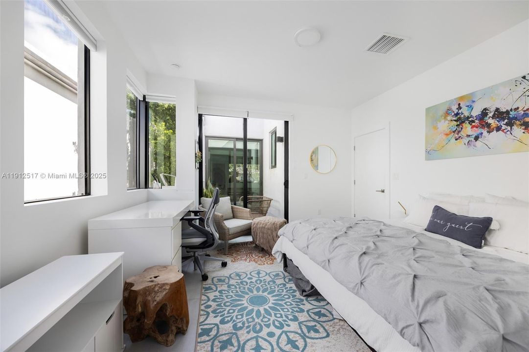 En Venta: $1,950,000 (3 camas, 4 baños, 2472 Pies cuadrados)