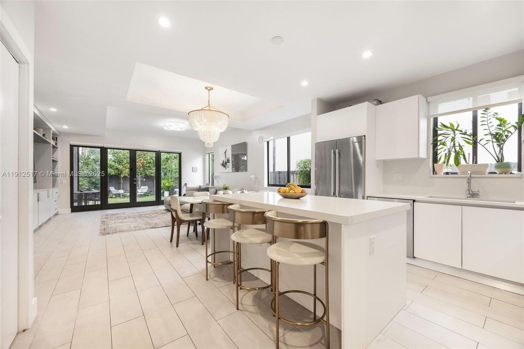 En Venta: $1,950,000 (3 camas, 4 baños, 2472 Pies cuadrados)