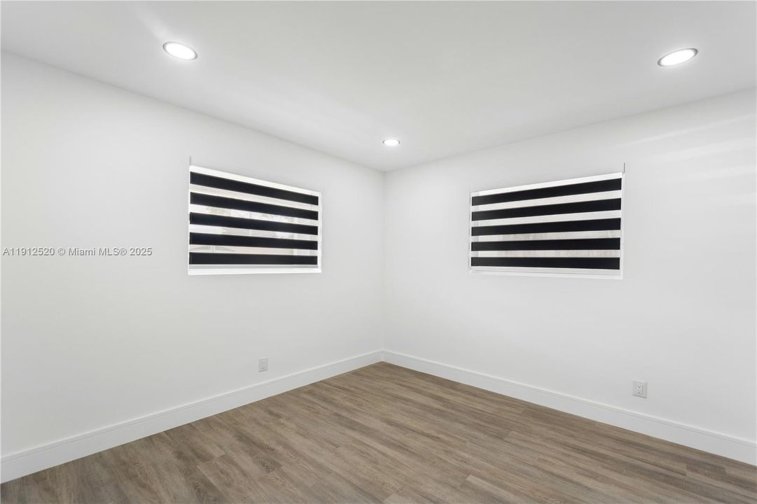 Под контрактом: $529,212 (4 спален, 2 ванн, 1196 Квадратных фут)