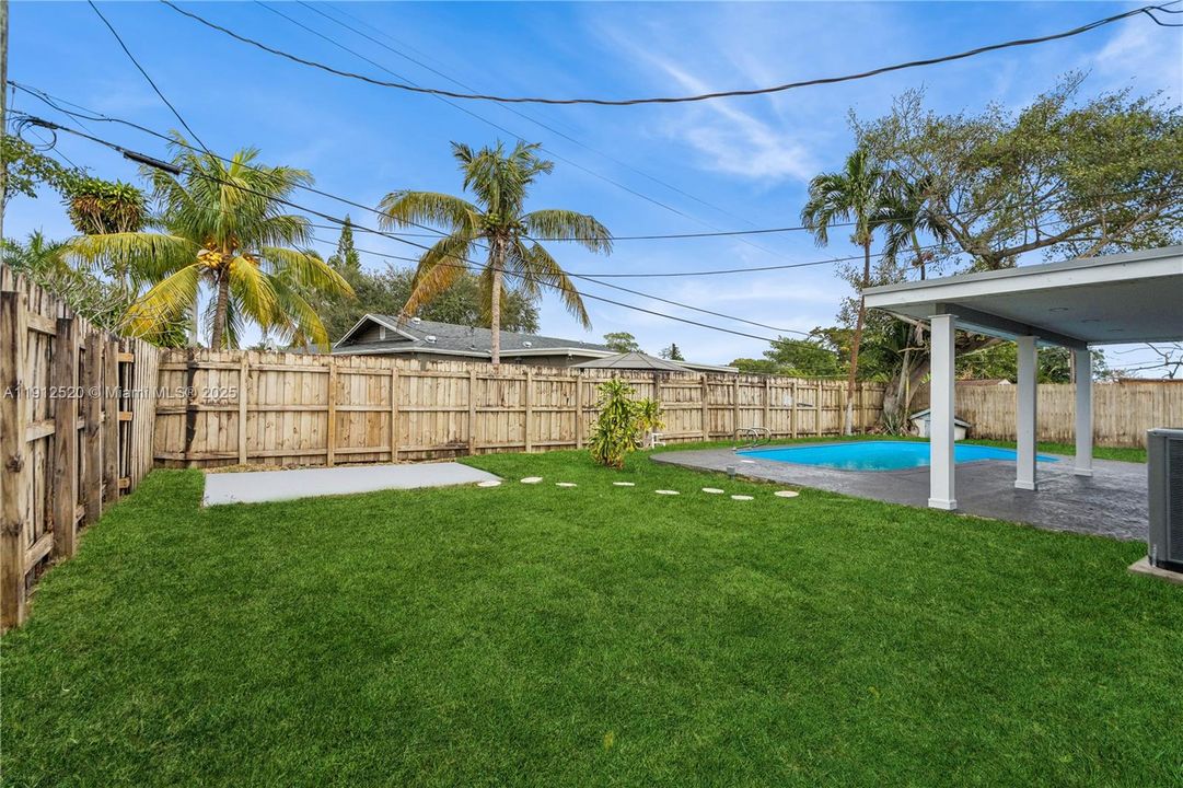 Под контрактом: $529,212 (4 спален, 2 ванн, 1196 Квадратных фут)