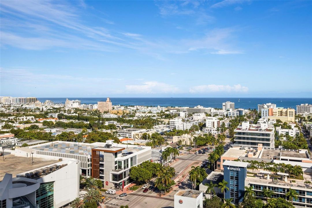 合同活跃: $3,600,000 (2 贝兹, 2 浴室, 1815 平方英尺)