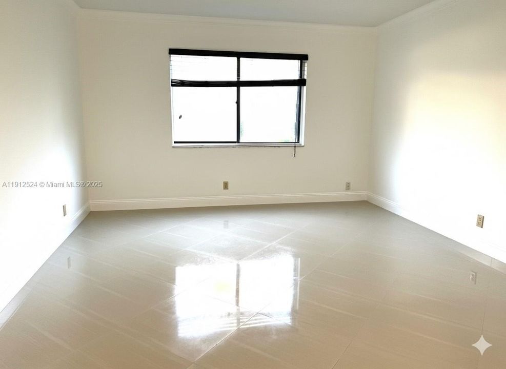 For Sale: $355,000 (2 beds, 2 baths, 1220 Square Feet)