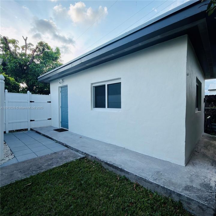 Detached Structure , very private