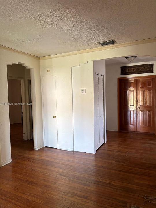 Active With Contract: $699,000 (3 beds, 2 baths, 1151 Square Feet)