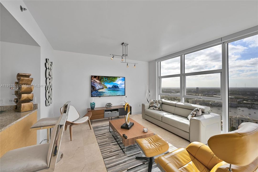 待售: $695,000 (1 贝兹, 1 浴室, 871 平方英尺)