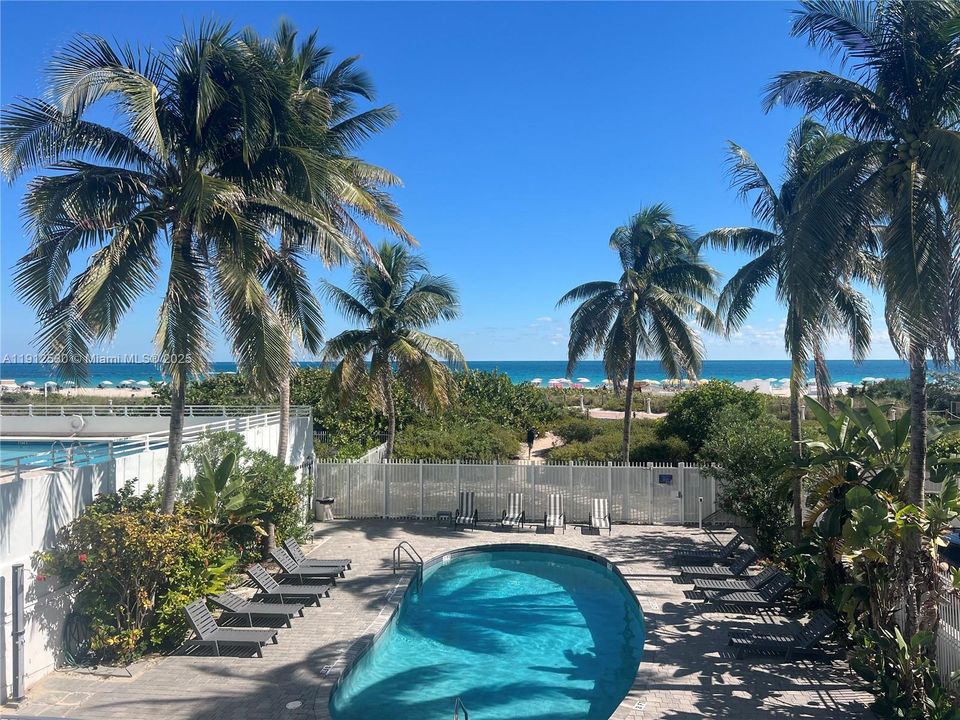 For Sale: $499,000 (1 beds, 1 baths, 410 Square Feet)